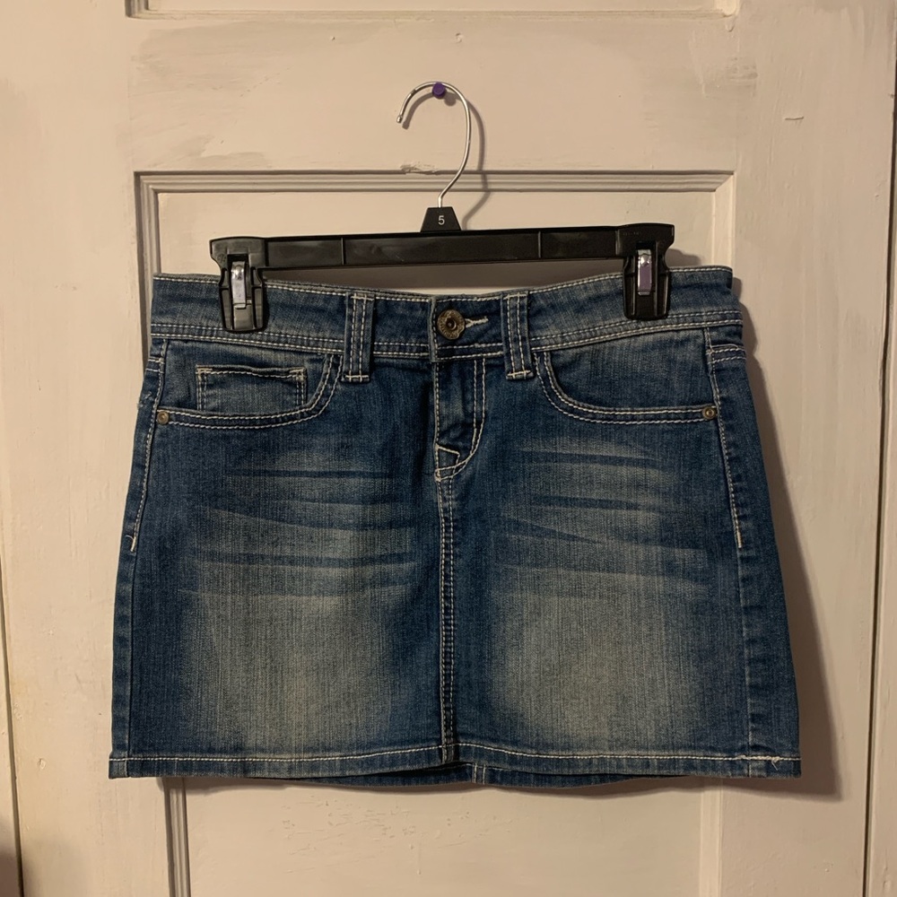 TRUTH BE TOLD Low Rise Mini Denim Skirt